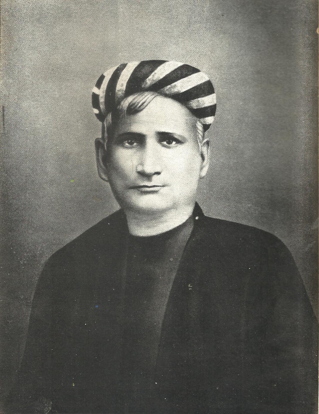बंकिमचंद्र चट्टोपाध्याय, 1894 से पहले ली गई तस्वीर; आनंदमठ उन्हीं का उपन्यास है और यह गीत उसके पहले भाग के दसवें अध्याय में आता है