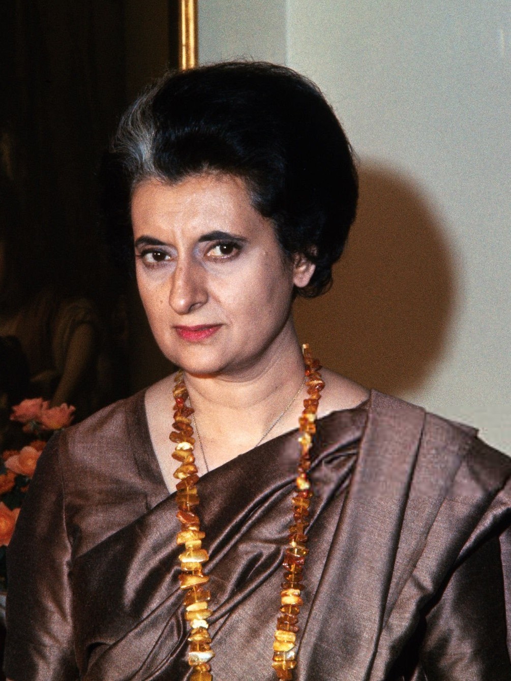 यह तस्वीर न्यूयॉर्क की है, अवमूल्यन से पहले, 31 मार्च 1966 की; प्रधानमंत्री इंदिरा गांधी कार्लाइल होटल में, उसी साल जिसमें छह जून का फ़ैसला हुआ