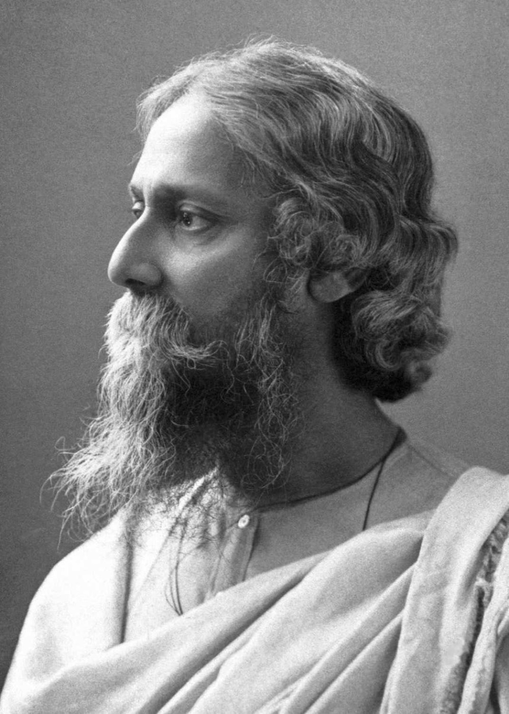 रवींद्रनाथ ठाकुर, 1909 की तस्वीर; धुन उन्होंने 1896 में बनाई थी और उसी साल बीडन स्क्वायर के अधिवेशन में यह गीत गाया